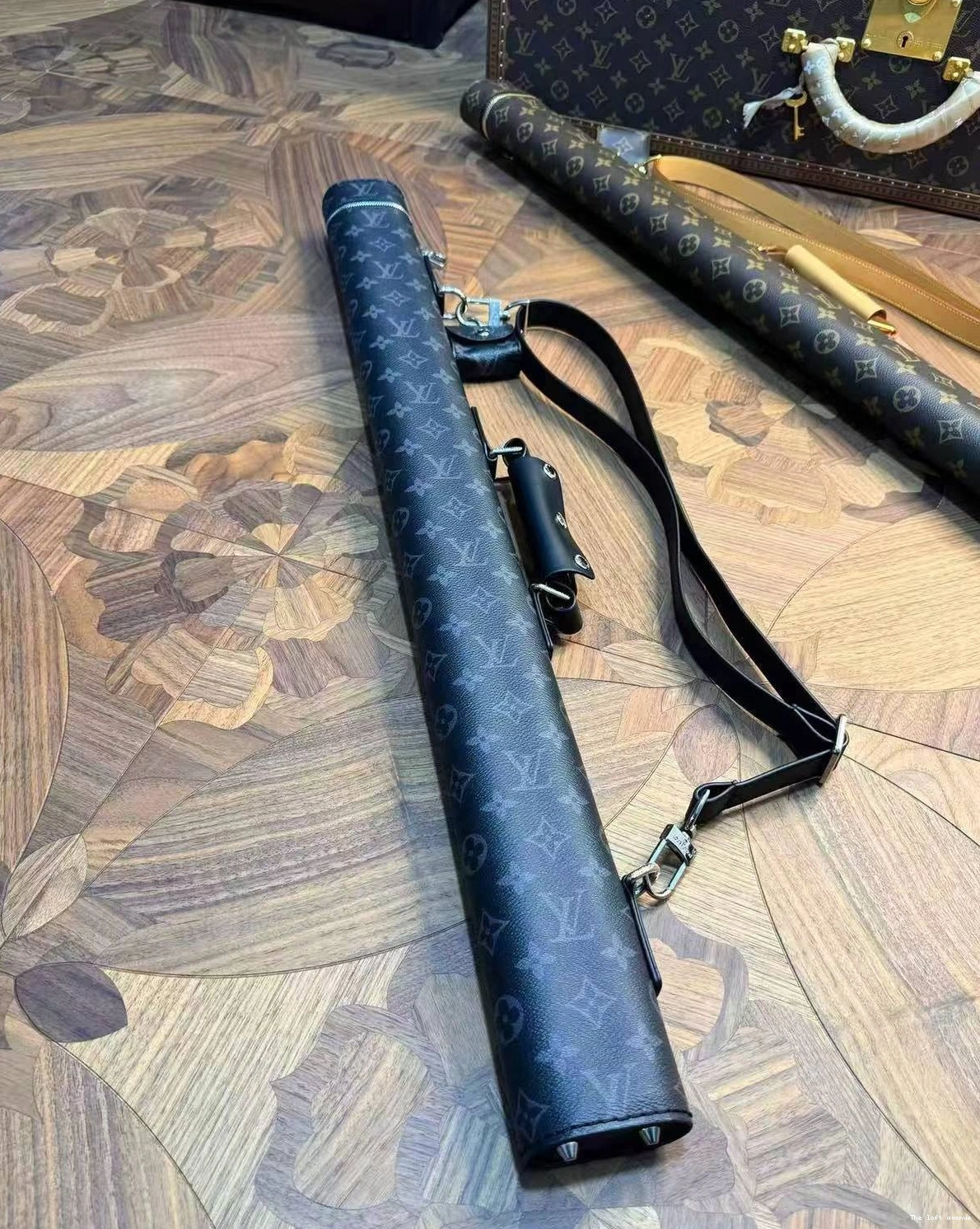 CUE BILLIARD LV COVER STICK 0810